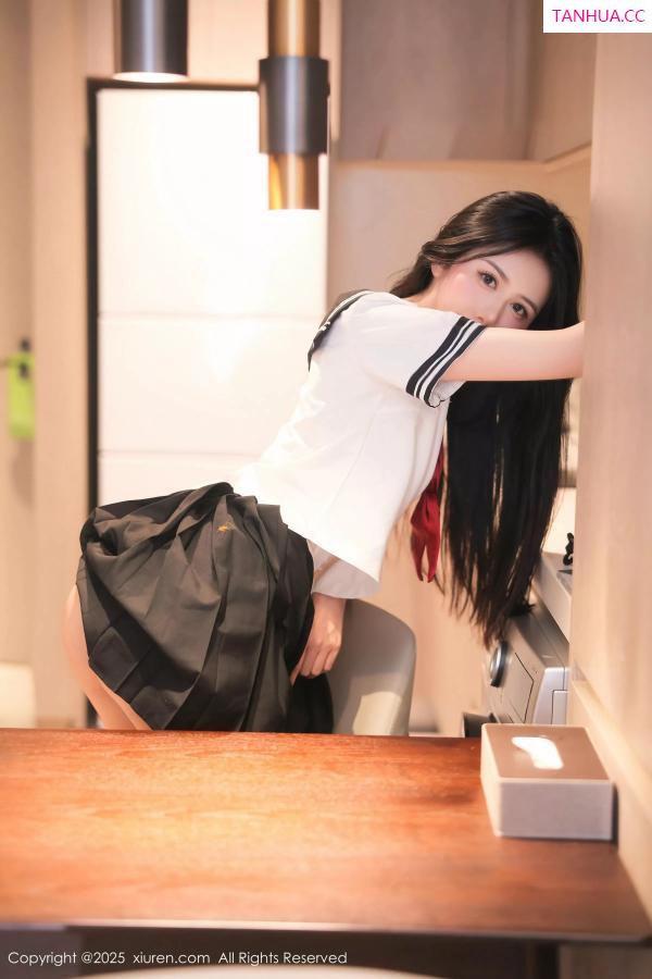   [XiuRen]高清写真图 2025.05.06 No.10234 shelly诗莉吖 白色丝袜第16张图片